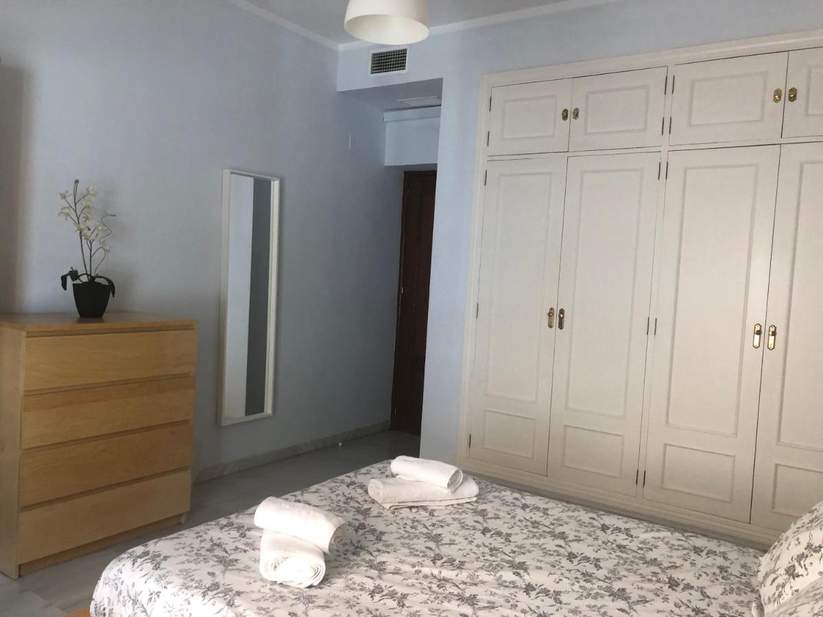 Santa Ana - Palacio Del Infantado إشبيلية المظهر الخارجي الصورة